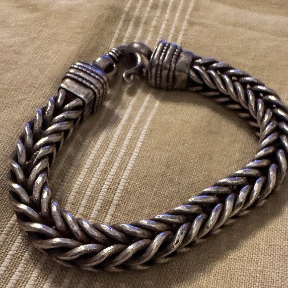 Elegant Silver Women's Bracelet - Picture 5 of 12